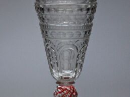 Gobelet couvert en verre de Bohême, XVIIIe siècle. © 18th Century Glass