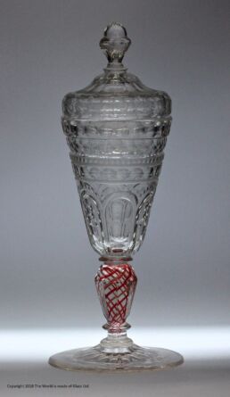 Gobelet couvert en verre de Boh&ecirc;me, XVIIIe si&egrave;cle. &copy; 18th Century Glass