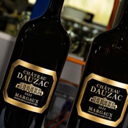 Chateau Dauzac : gravure sur bouteille en verre. Une r&eacute;alisation MSV.
