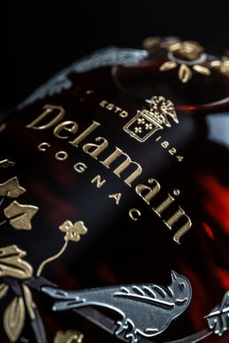 Détail gravure Cognac Delamain Bicentenaire. Une réalisation MSV.