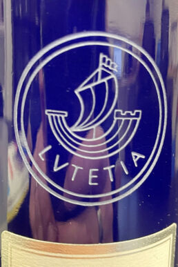 Komos Lutetia : gravure sur ceramique par MSV.