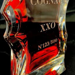 Carafe XXO grav&eacute;e